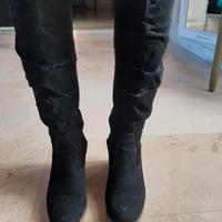 Stivali scamosciati neri