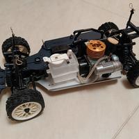 auto radiocomandata con motore a scoppio Kiosho