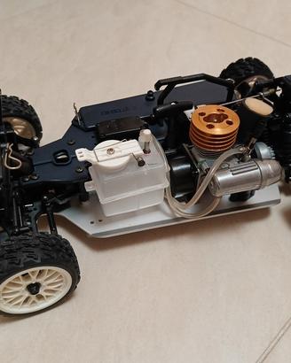 auto radiocomandata con motore a scoppio Kiosho