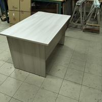 Scrivania disponibile bianca e olmo