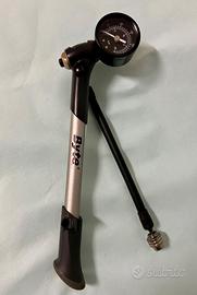 Pompa con manometro per forcella MTB DownHill