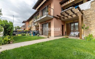 3 LOCALI CON TAVERNA E GIARDINO e DUE BOX !!!