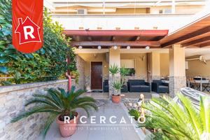 Appartamento con giardino, via De Simone 37,Cavall