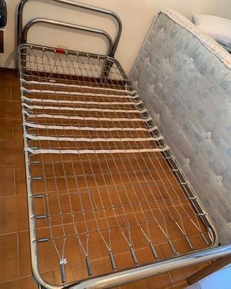 letto con rete agganciata in acciaio larghezza 1 m
