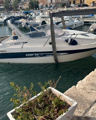 Mano’ Marine 22.52 Cabin
