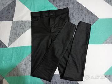 Pantaloni ecopelle zara