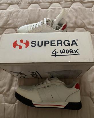 Scarpe antinfortunistiche N 41 Superga nuove.