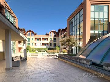 LUMINOSO BILOCALE IN CENTRO PAESE