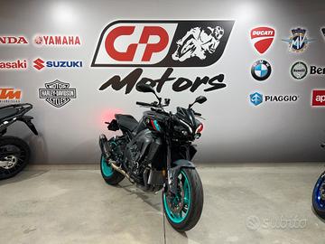 Yamaha MT-10 Cyan Storm 165CV AKRAPOVIC