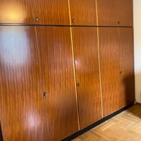 Armadio impiallacciato