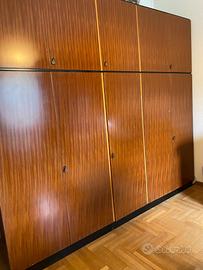 Armadio impiallacciato