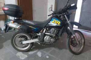 Moto Suzuki DR 650 enduro