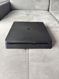 Play station 4 slim con disco