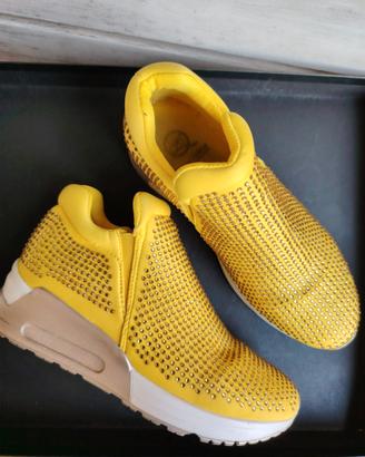 Scarpe gialle con brillantini - misura 37