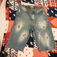 pantaloncini jeans strappati 