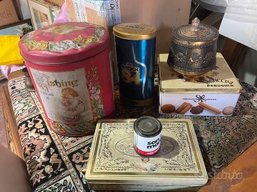 6 vecchie scatole di latta