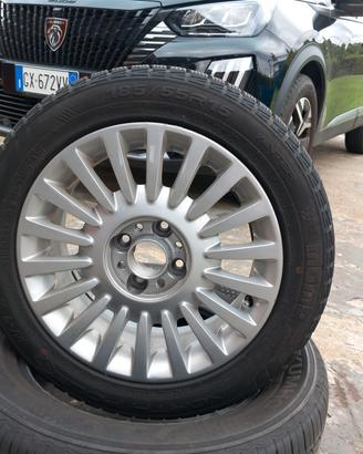 Cerchi in lega più gomme invernali Nuovi per Fiat 
