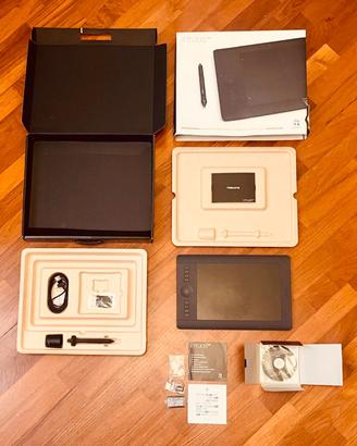 Tavoletta grafica Wacom Intuos Pro Medium PTH-651
