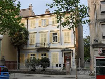 Intera palazzina abitabile ma da ristrutturare