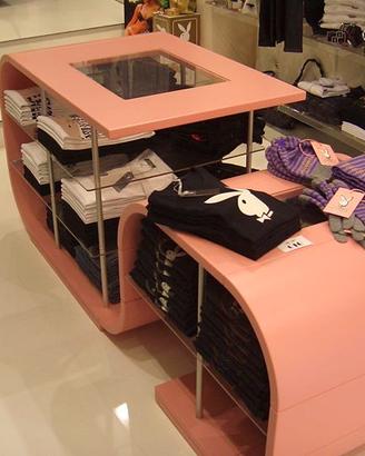 ARREDAMENTO PER NEGOZIO