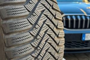 Gomme invernali 225 40 r18 92v M+S
