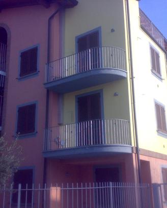 Ampio e comodo monolocale con balcone
