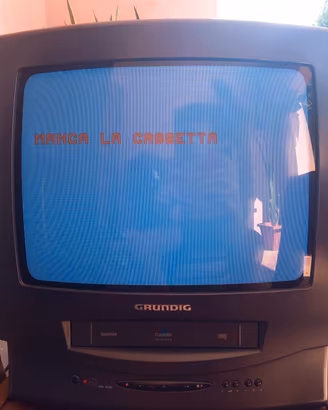 TV CRT 14" Grundig con VCR (TVR3730)