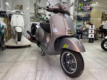 Piaggio Vespa 300 GTS hpe Vespa gts 300 super tech