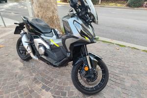 HONDA A -ADV750