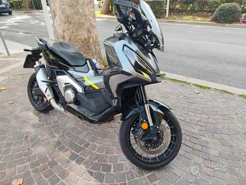 HONDA A -ADV750