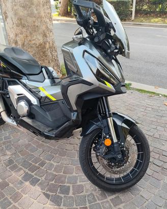 HONDA A -ADV750