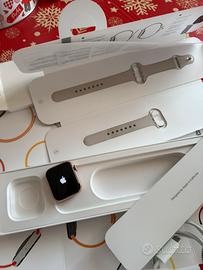 Apple Watch SE GPS - 40mm Gold Aluminium Starlight