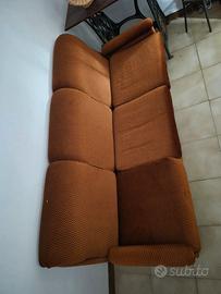 Salotto con divano letto e due poltrone