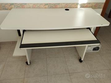 Scrivania ufficio porta pc bianca con ruote