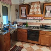 Cucina in legno, fattura artigianale