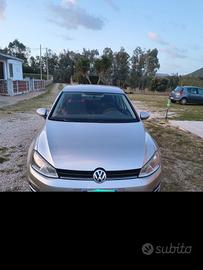 Auto Volkswagen Golf 5 porte