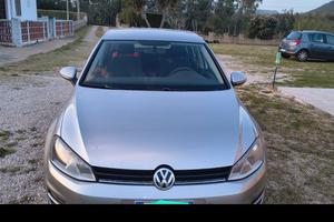 Auto Volkswagen Golf 5 porte