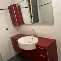 Arredamento bagno: mobile, sanitari, vasca jacuzzi