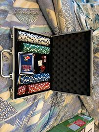 Set da poker con valigetta in alluminio