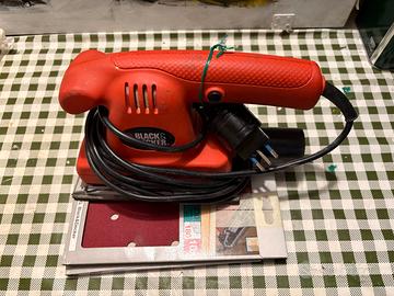 Smerigliatrice a vibrazione con carta vetrata