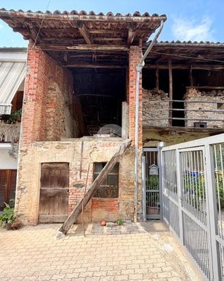 CASA SEMINDIPENDENTE A ROCCA CANAVESE