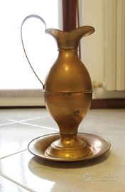 Brocca con piatto in ottone vintage