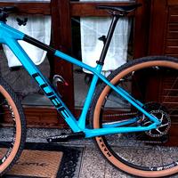 Cube Carbon 2024 C62 Tg M anche Senza ruote
FOX 34