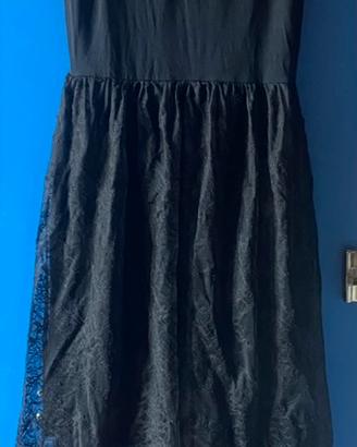 Vestito nero in pizzo