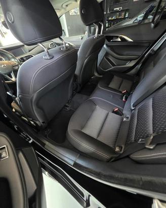 Infinti Q30