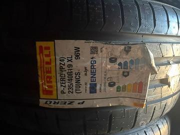 Pneumatici 235/40R19 96W Pirelli Pzero PZ4 (T0)