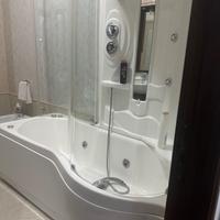 Vasca con cabina doccia