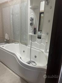 Vasca con cabina doccia