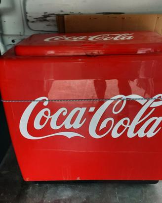 Ghiacciaia CocaCola vintage