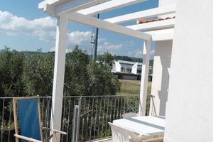 Appartamento con terrazza in villa